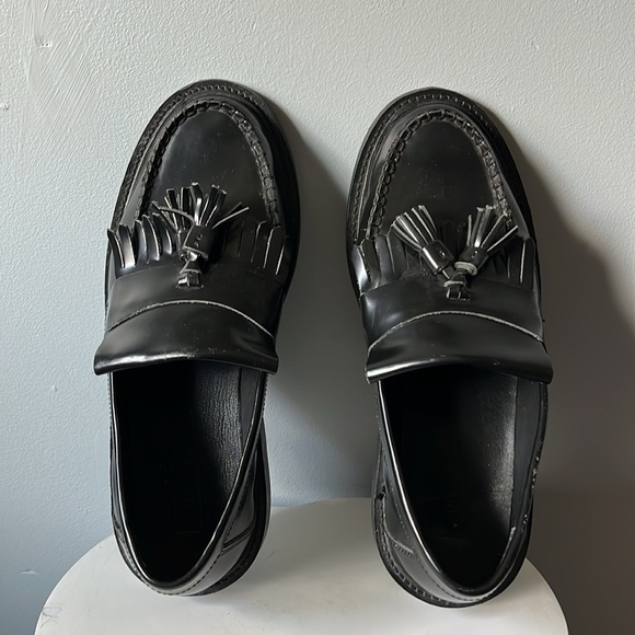 Urban Outfitters Tassel Loafers - Picture 1 of 5